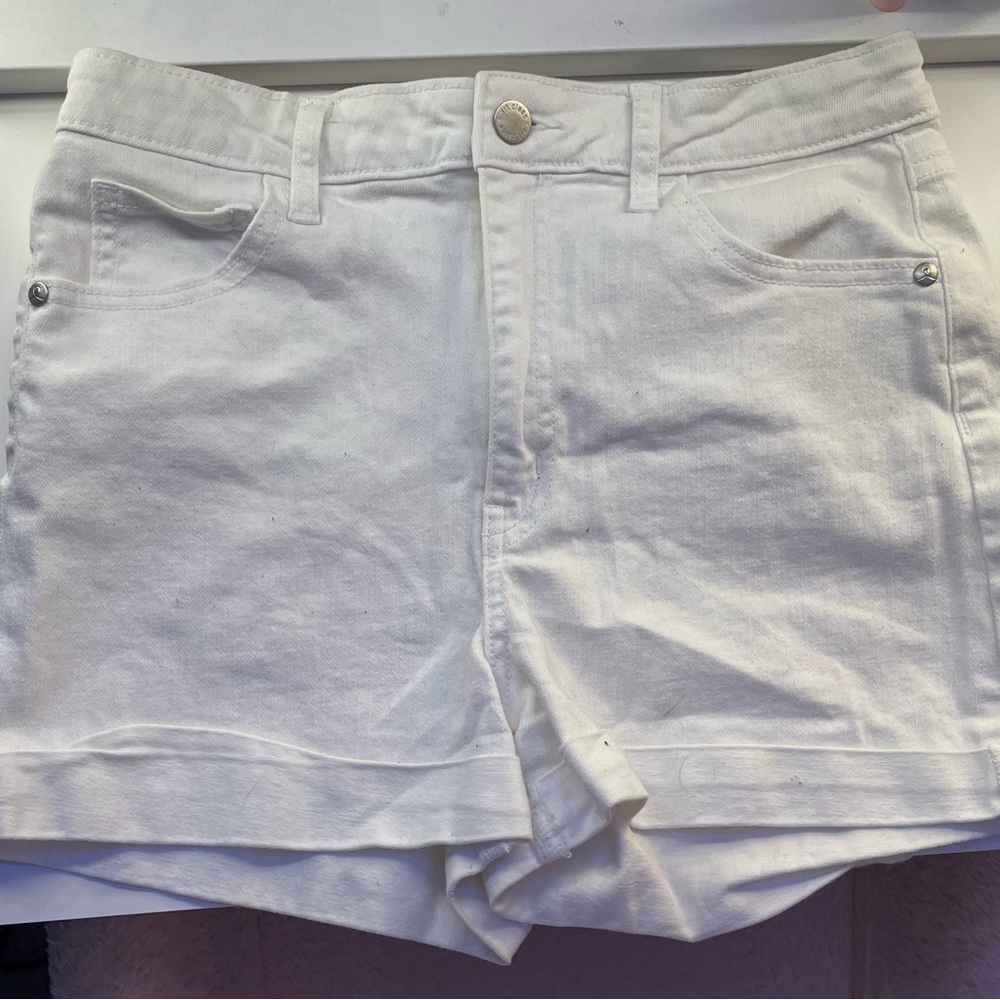 White Jean Shorts Distressed Cut-Off Style